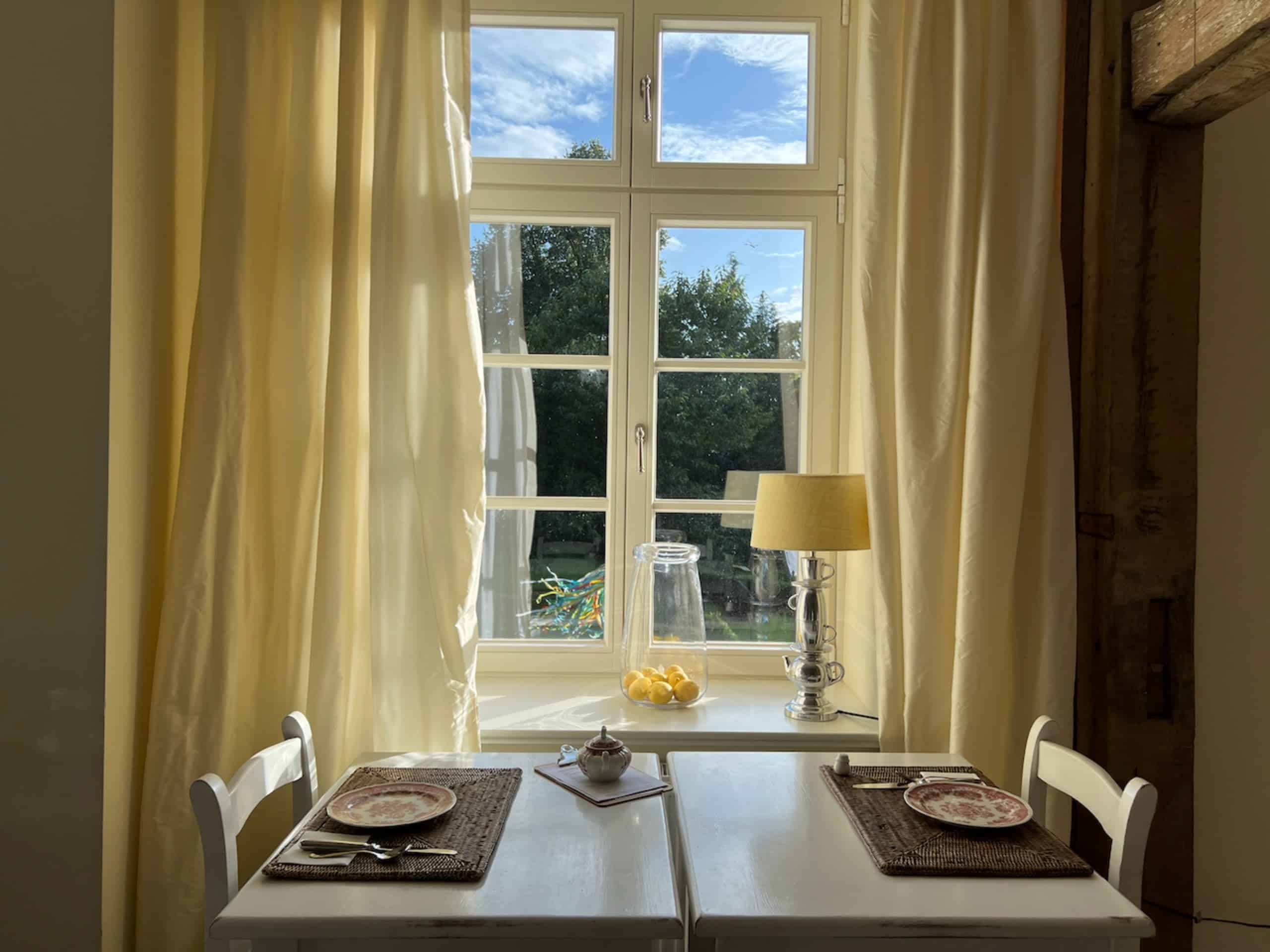 Gutshaus Volzrade Ferienwohnung Linde Cafe Fenster Gutshaus Volzrade Ferienwohnung Linde Cafe Fenster